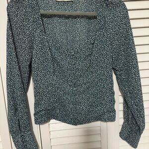 Abercrombie & Fitch Green Fitted Blouse with Long Sleeves and Buttoned Style
